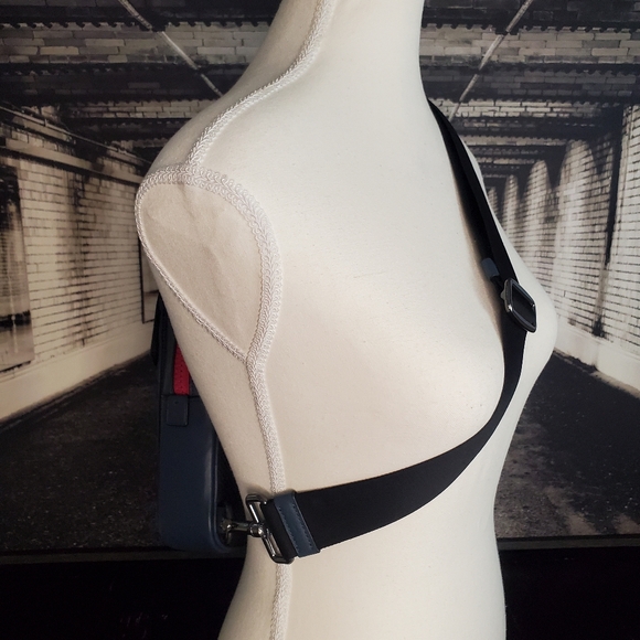 Unisex COACH Sling Bag with Signature Print - Picture 8 of 10